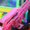 핑크색 총으로 아케이드 기관총, 극단적 화력 아케이드를 촬영하는 22 인치 스크린